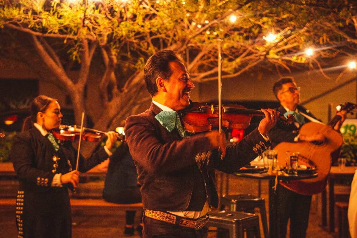Mariachi performance at Borderlands Brewing Company (Credit: Jackie Tran)