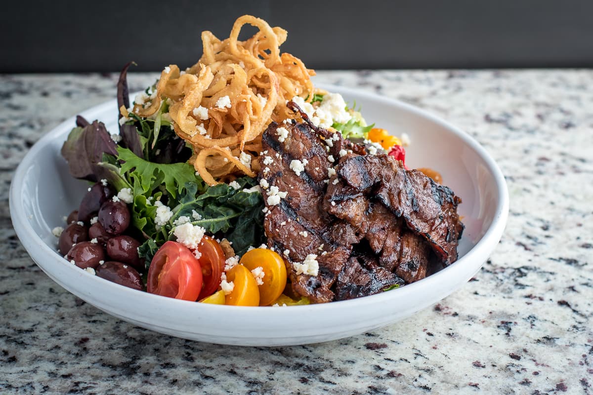 Grilled Flank Steak Salad at Cafe a la C'Art (Credit: Jackie Tran)