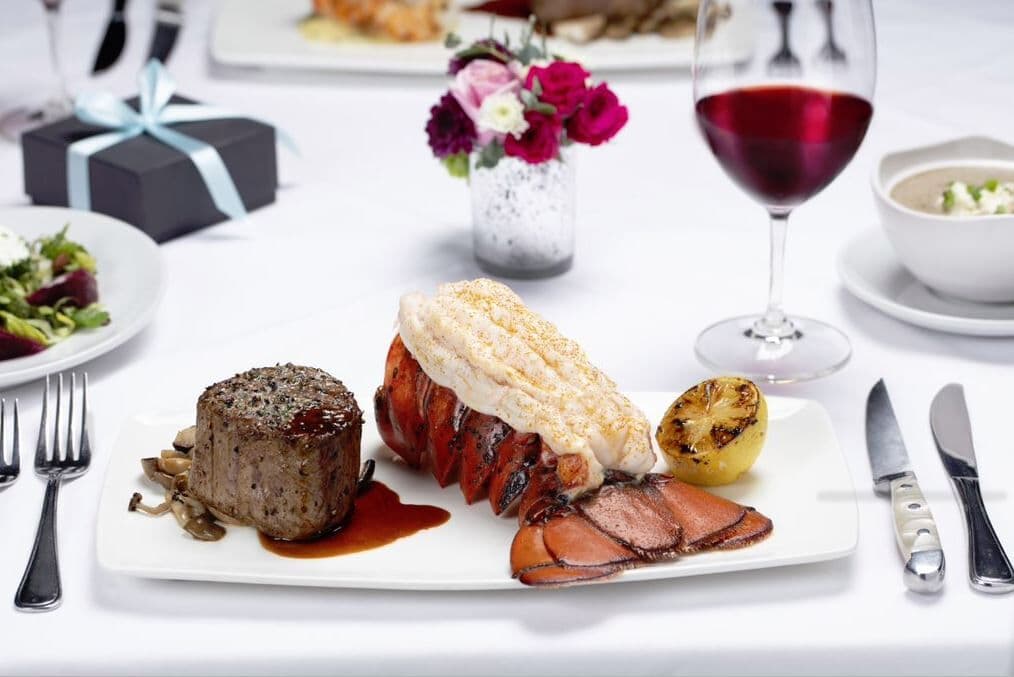 (Credit: Fleming’s Prime Steakhouse & Wine Bar)