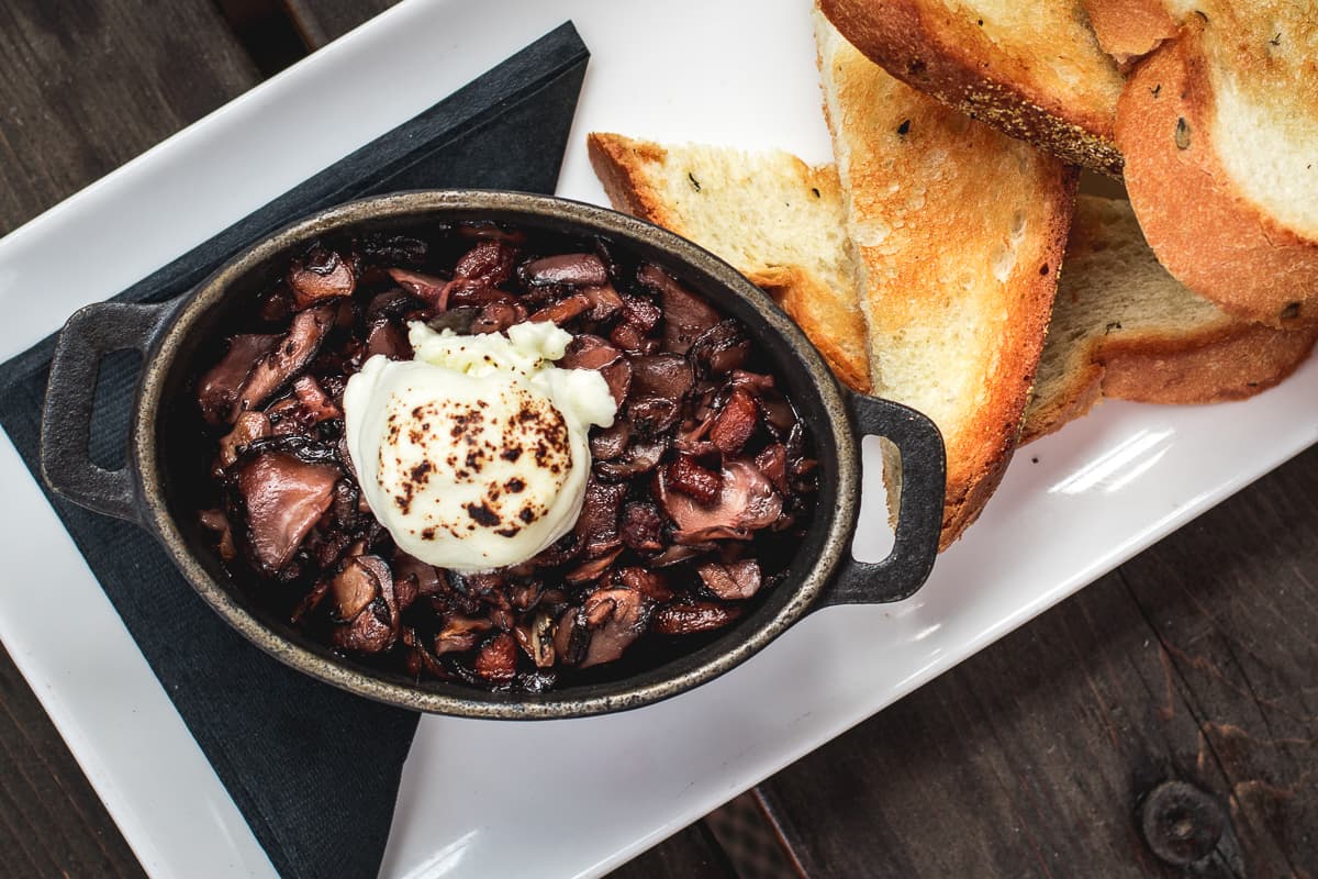 Grilled Mushrooms Beurre Rouge at Ermanos Craft Beer & Wine Bar (Credit: Jackie Tran)