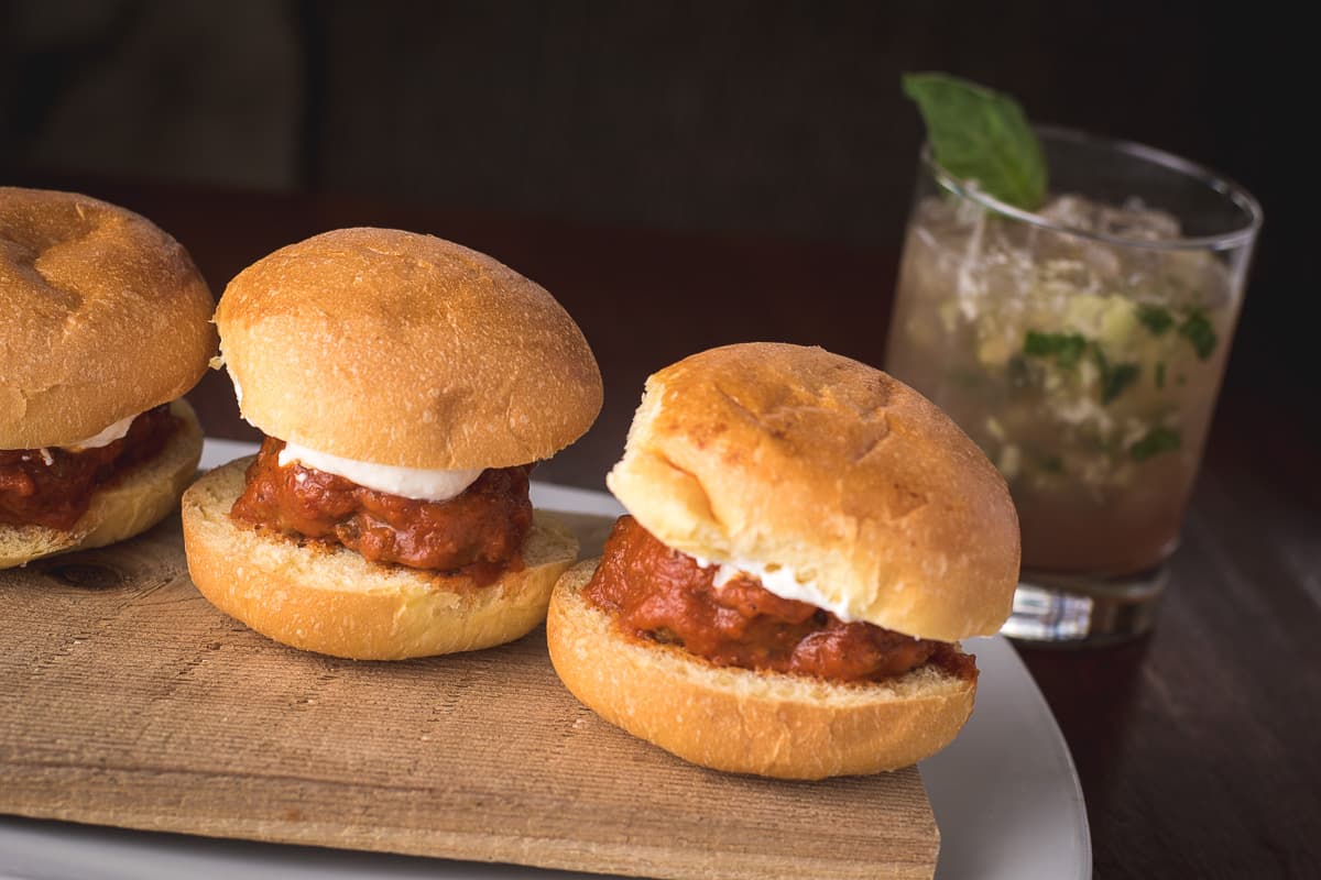 Meatball Sliders and Prickly Pear Picnic cocktail at Zona 78 (Credit: Jackie Tran)