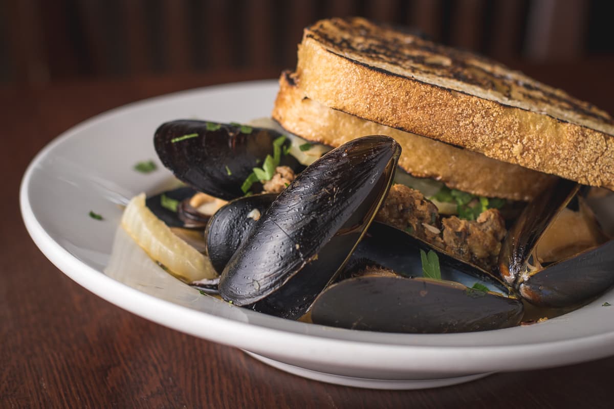 Mussels and Sausage at Zona 78 (Credit: Jackie Tran)