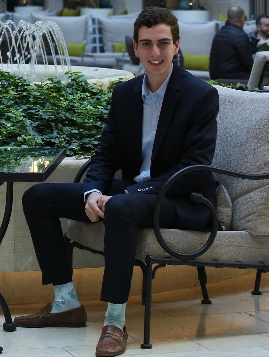 This Tucson teen launched a non-profit to promote “COVID Clean” restaurants