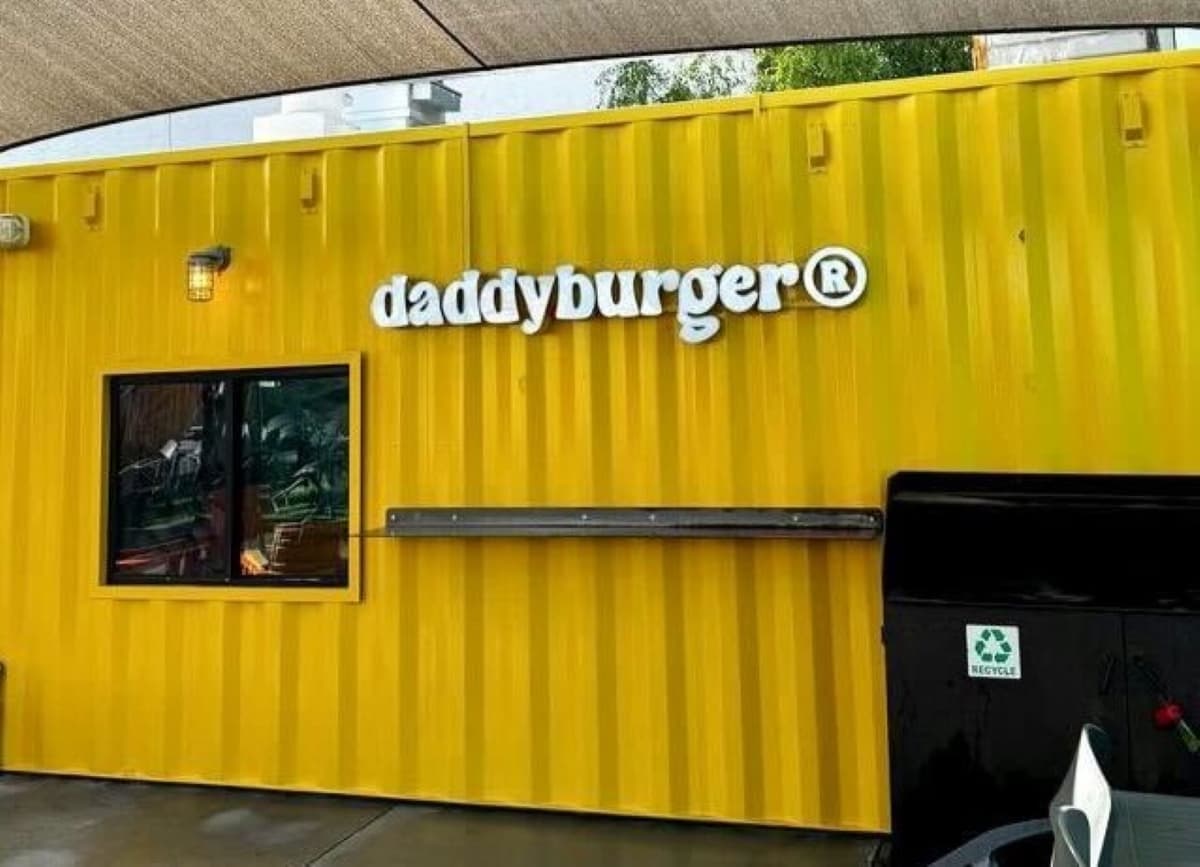 New Restaurant ‘daddyburger’ to Open at The Boxyard (MENU)