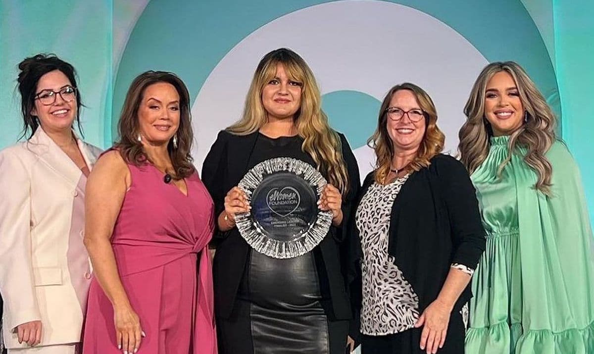 Eris Movahedi of Espressoul Café Wins ‘Emerging Woman Leader of the Year’ Award
