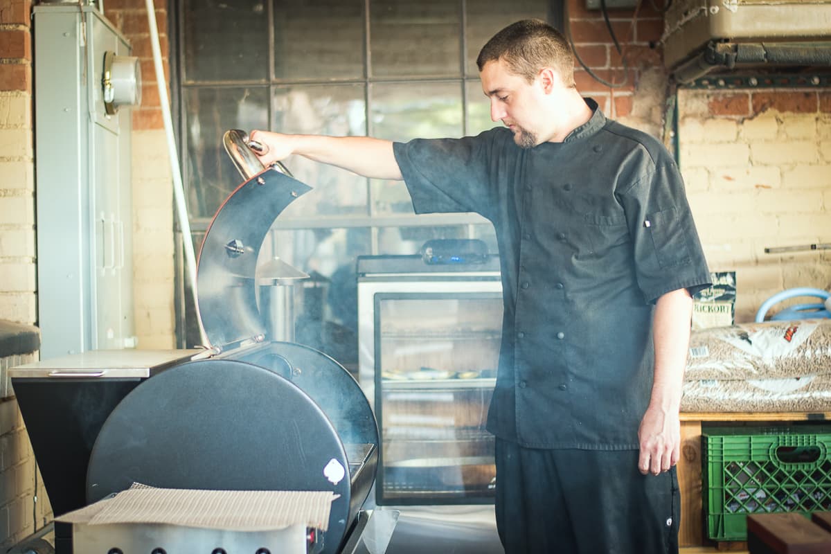 Ermanos Craft Beer & Wine Bar Weekly Regional Barbecue “Meat Up”