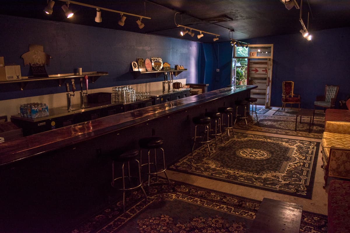 European Dive Bar-Inspired ‘Bar Passe’ to Open in Cafe Passe
