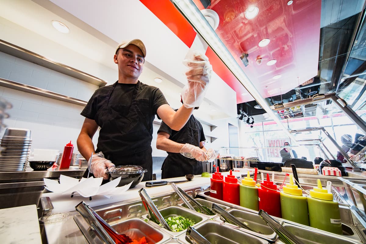 “Hoki Poki” poke restaurant on East Grant Road now open