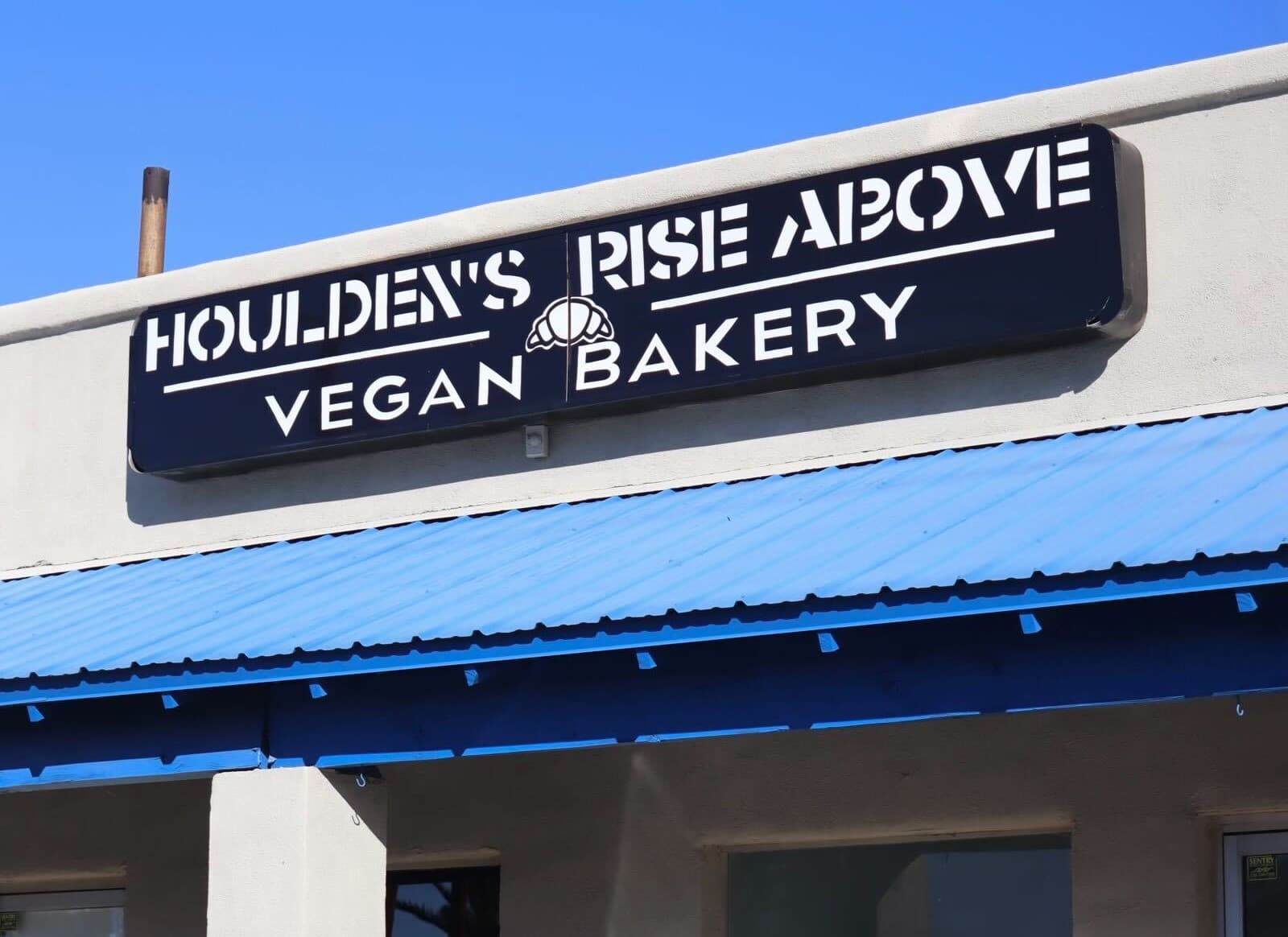Houlden’s Rise Above opens its new brick-and-mortar location