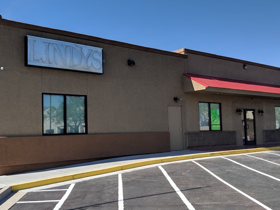“Lindy’s off 4th” Now Open on East Tanque Verde Road