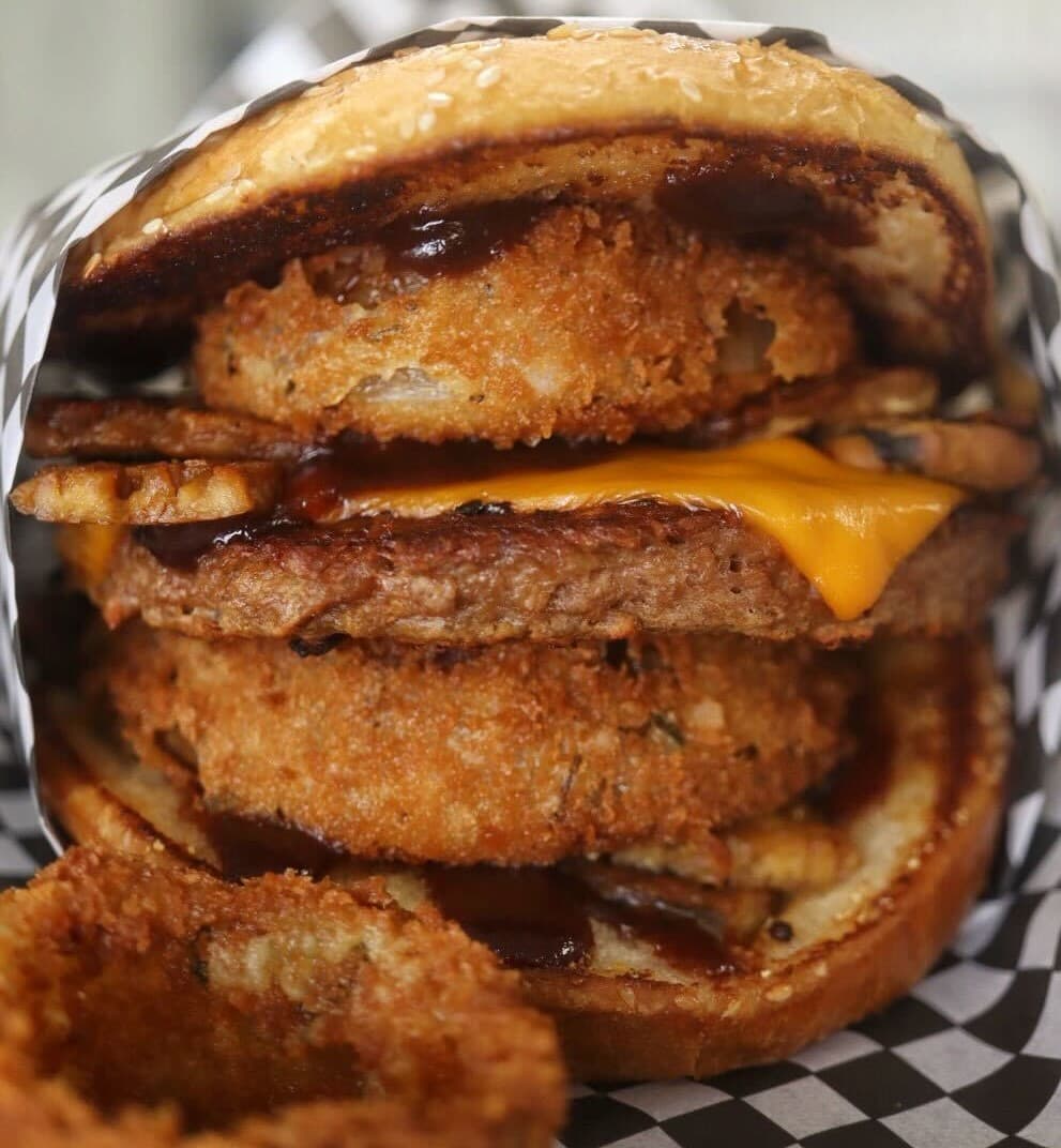 Monday Munchies: ‘Western Bacon Chi’ burger at Midtown Vegan Deli & Market
