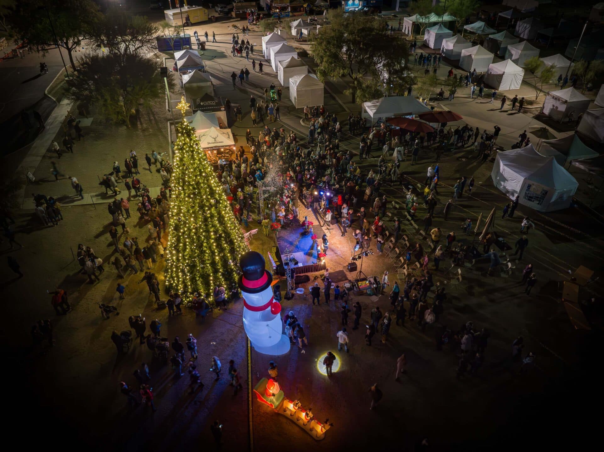 Oro Valley Holiday Festival brings artists, food trucks and glowing 35 foot tree