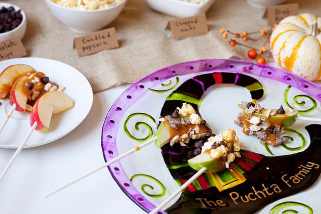 Pumpkin Carving & Caramel Apple Bar Community Event October 16