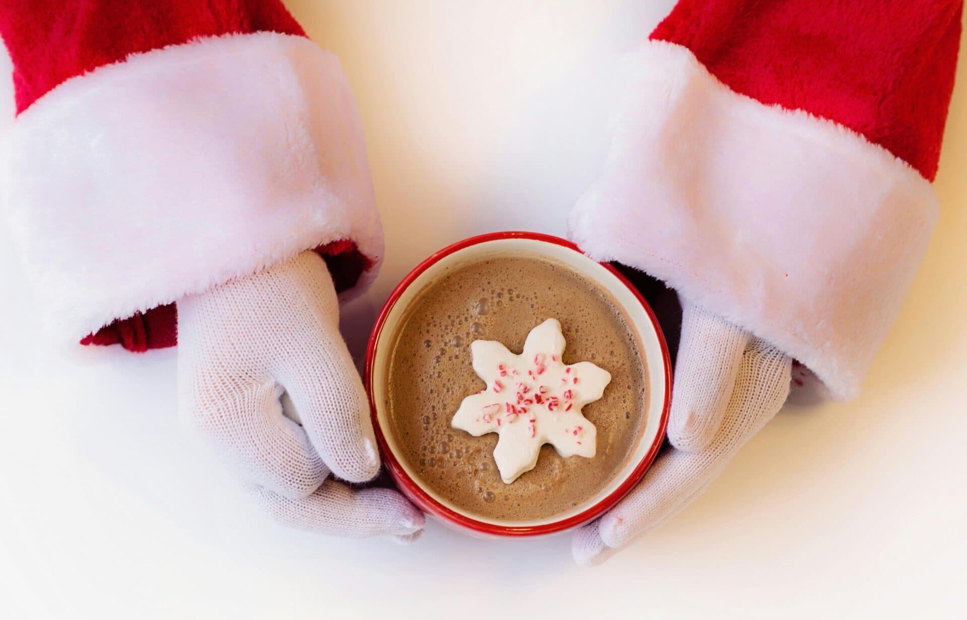 Holiday Scavenger Hunt & Hot Cocoa at a Gem & Mineral Museum