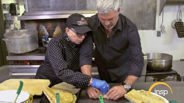“State Plate” with Taylor Hicks to Feature El Charro Café in Arizona Episode