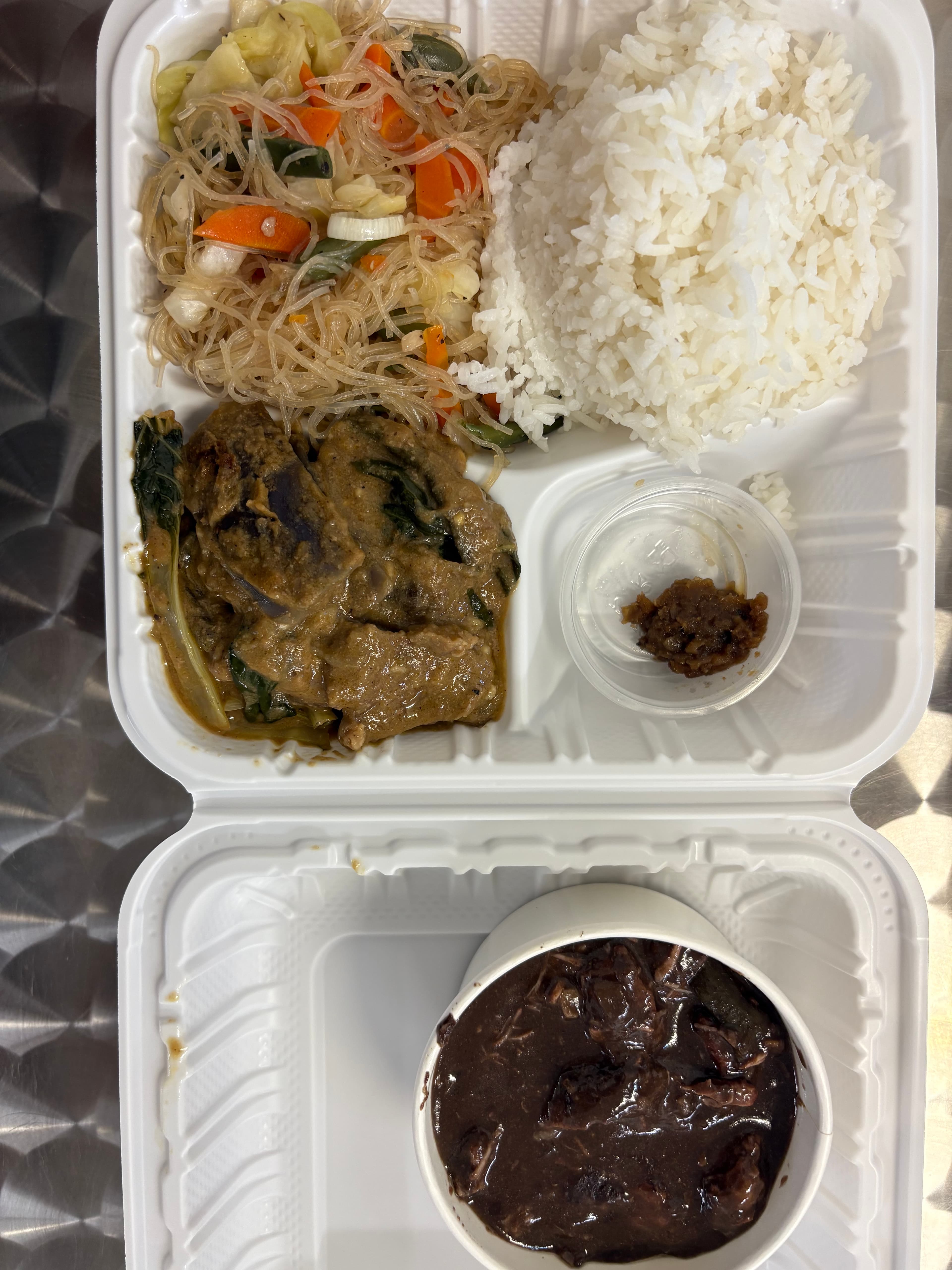 Two Entree Combo (Rice/Pancit + Kare-Kare and Dinuguan)
