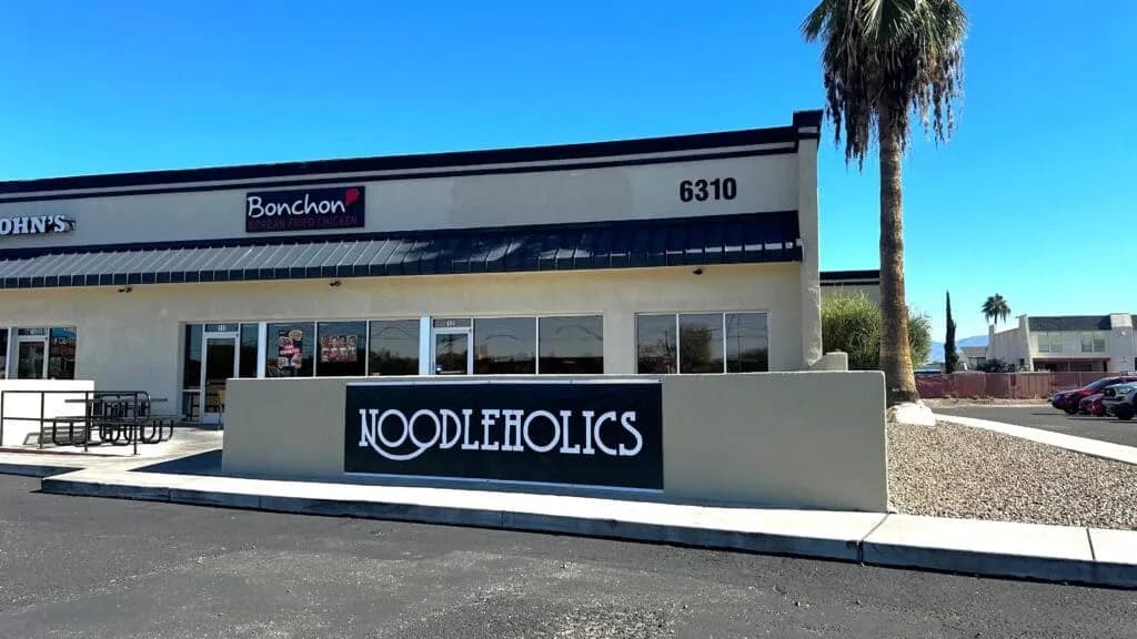 Noodleholics (Tanque Verde Road)