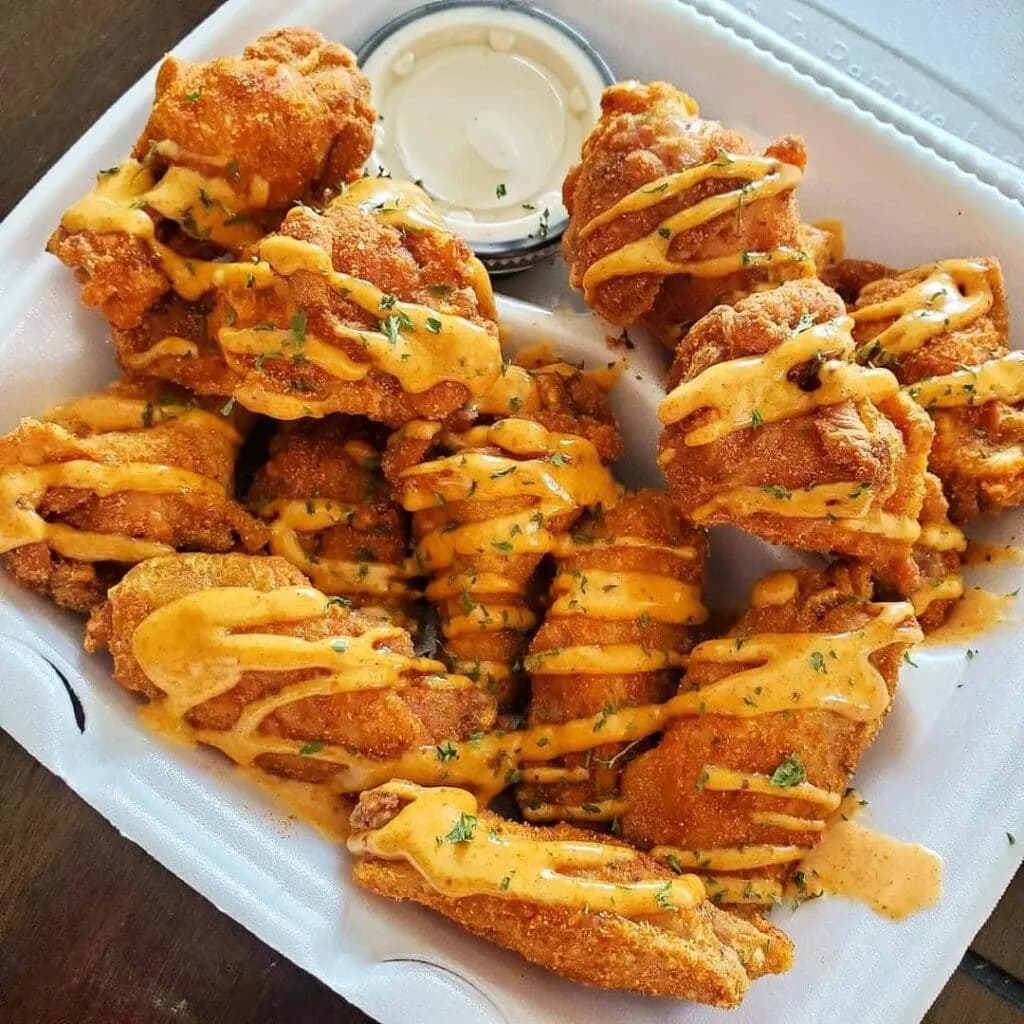 Pacaw's Wings & Things