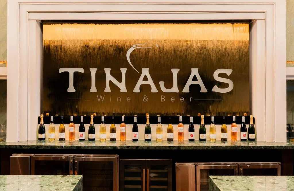 Tinajas Wine & Beer