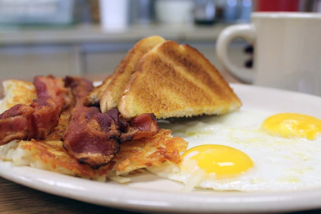 Eggs, Bacon, Toast and Hasbrowns at Bread and Butter Cafe