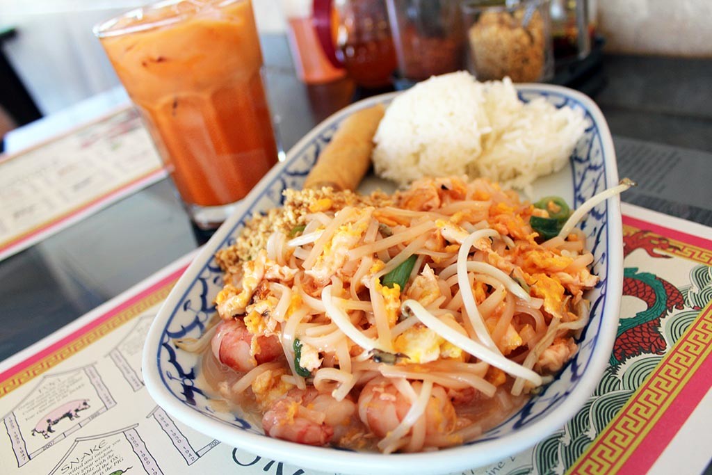 Shrimp Pad Thai at Sa-ing Thai (Credit: Theresa Delaney)