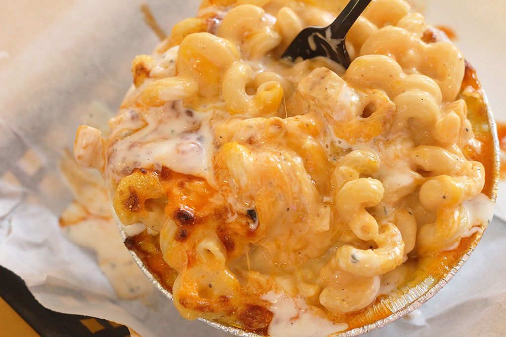 Buffalo Chicken at The Fix (Credit: Shana Gegantoca)