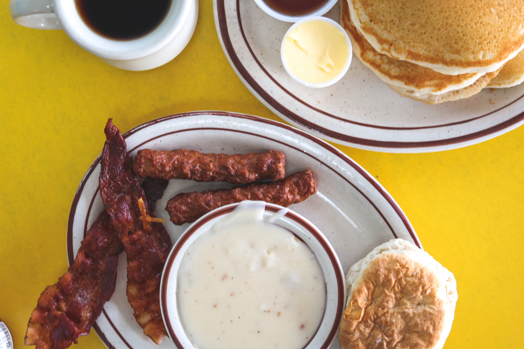 "Create Your Own Breakfast" at Brawley's Restaurant (Credit: S. Manuel)