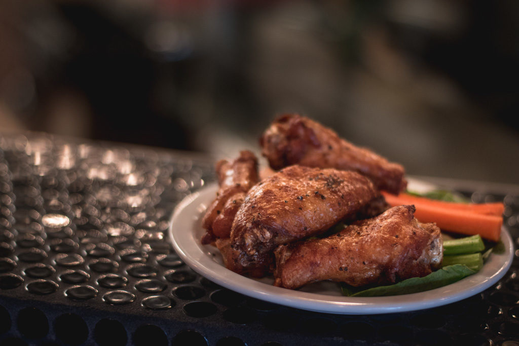 Smoked Wings at the Horseshoe Grill (Credit: Jackie Tran)