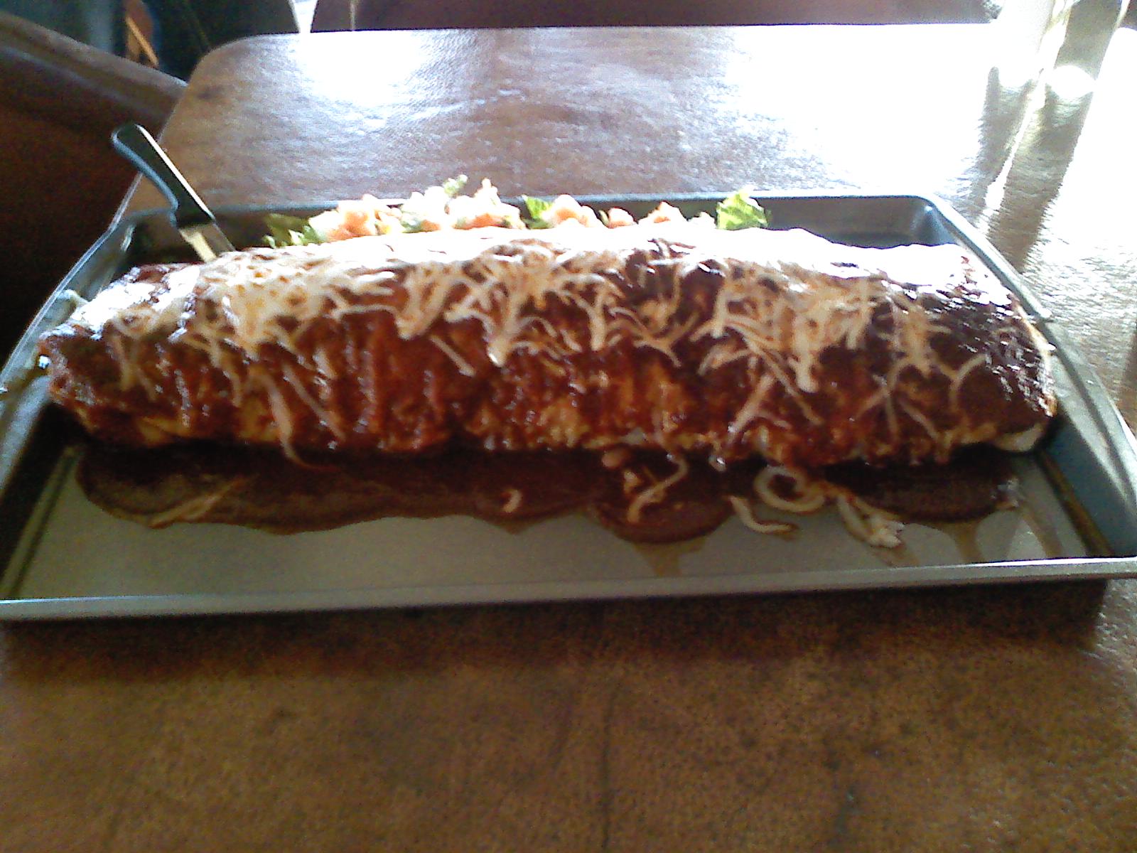 La Botana's 5 lb. burrito (Credit: www.freak8r.com)