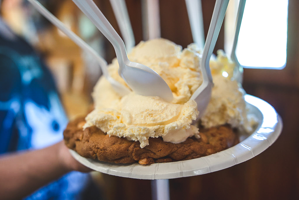 Ice Cream Cookie at Mt. Lemmon Cookie Cabin (Credit: Adam Lehrman)