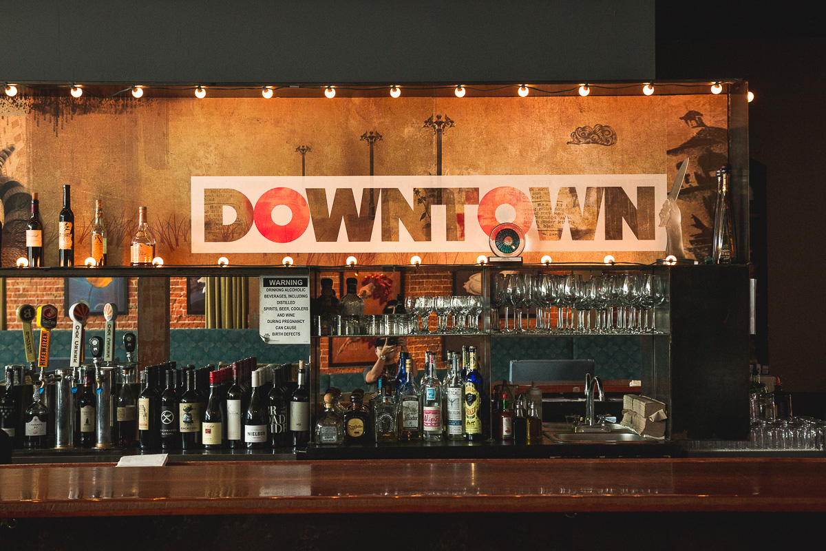 Bar at DOWNTOWN Kitchen + Cocktails (Credit: Jackie Tran)
