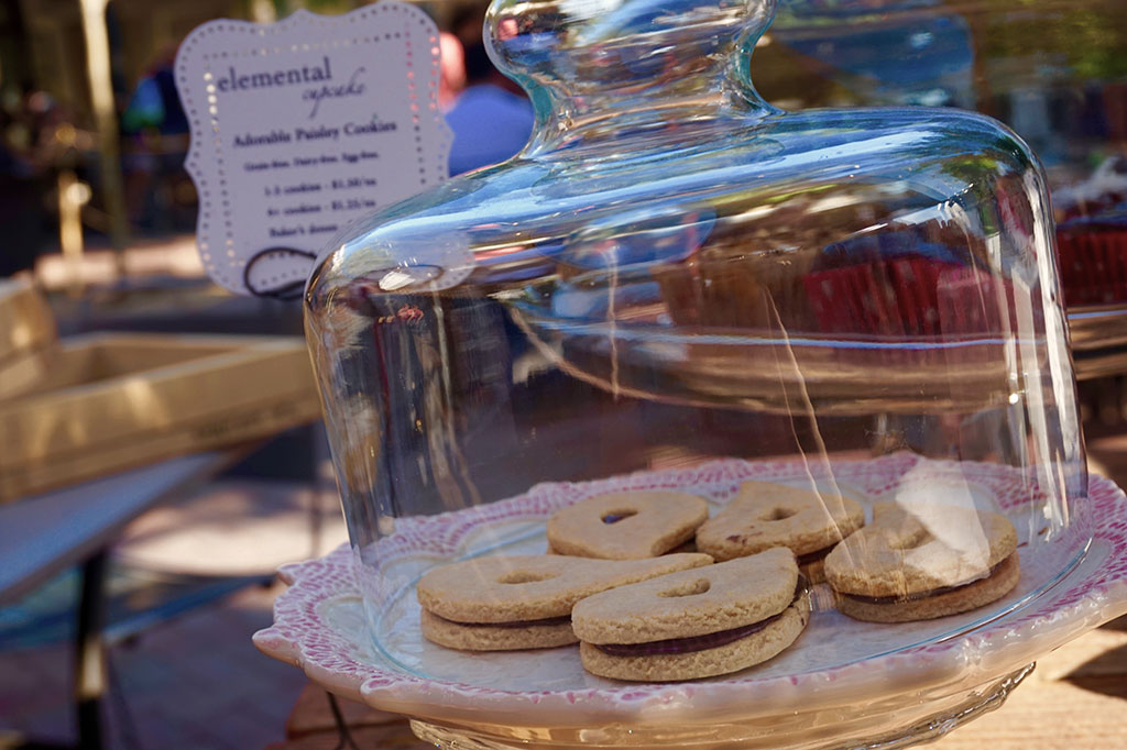Elemental Cupcakes's Adorable Paisley Cookies (Credit: Jennifer Rothschild)