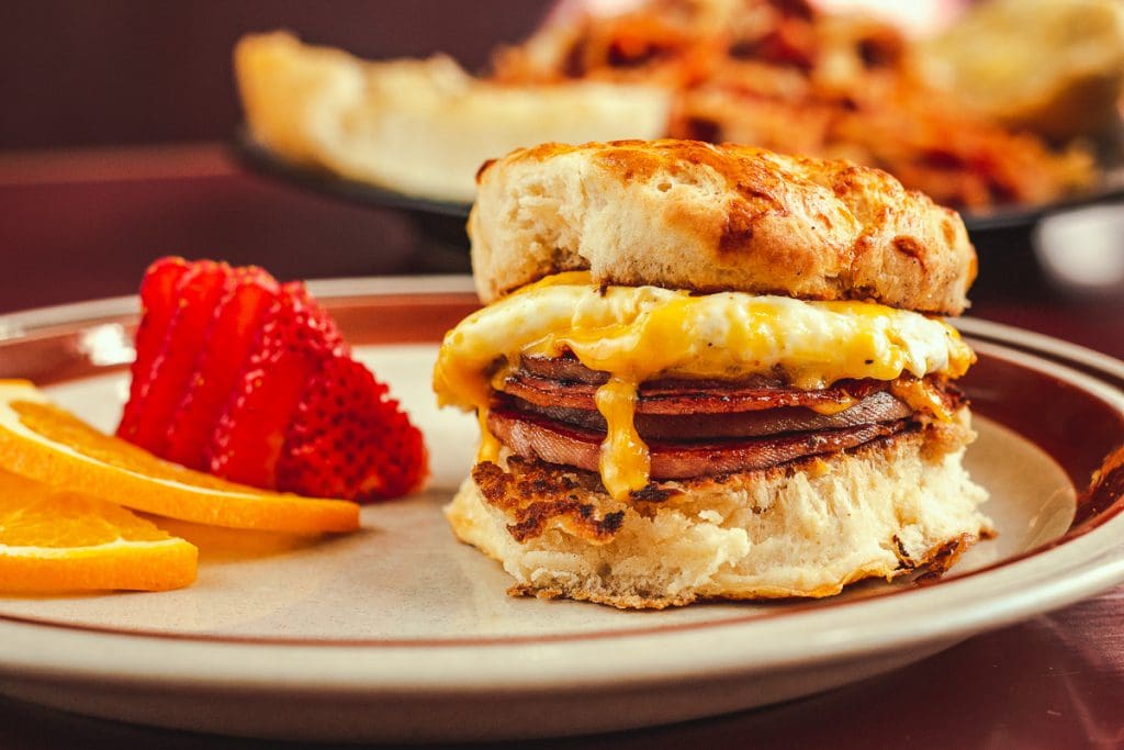 a picture of breakfast food