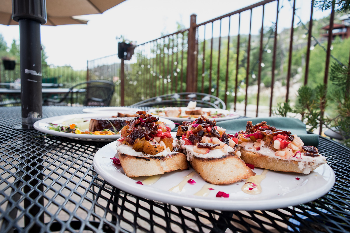 Guide to Mt. Lemmon Day Trip Eats & Drinks for the Family