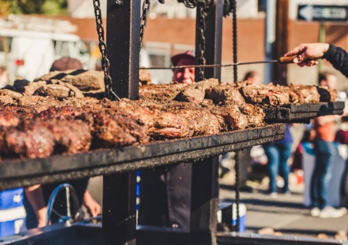 What to Eat & Drink at the 2024 Fourth Avenue Spring Street Fair