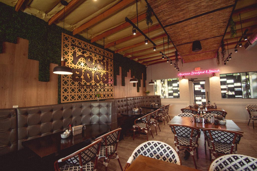Interior at RealGood Brunch Co. (Photo by Jackie Tran)