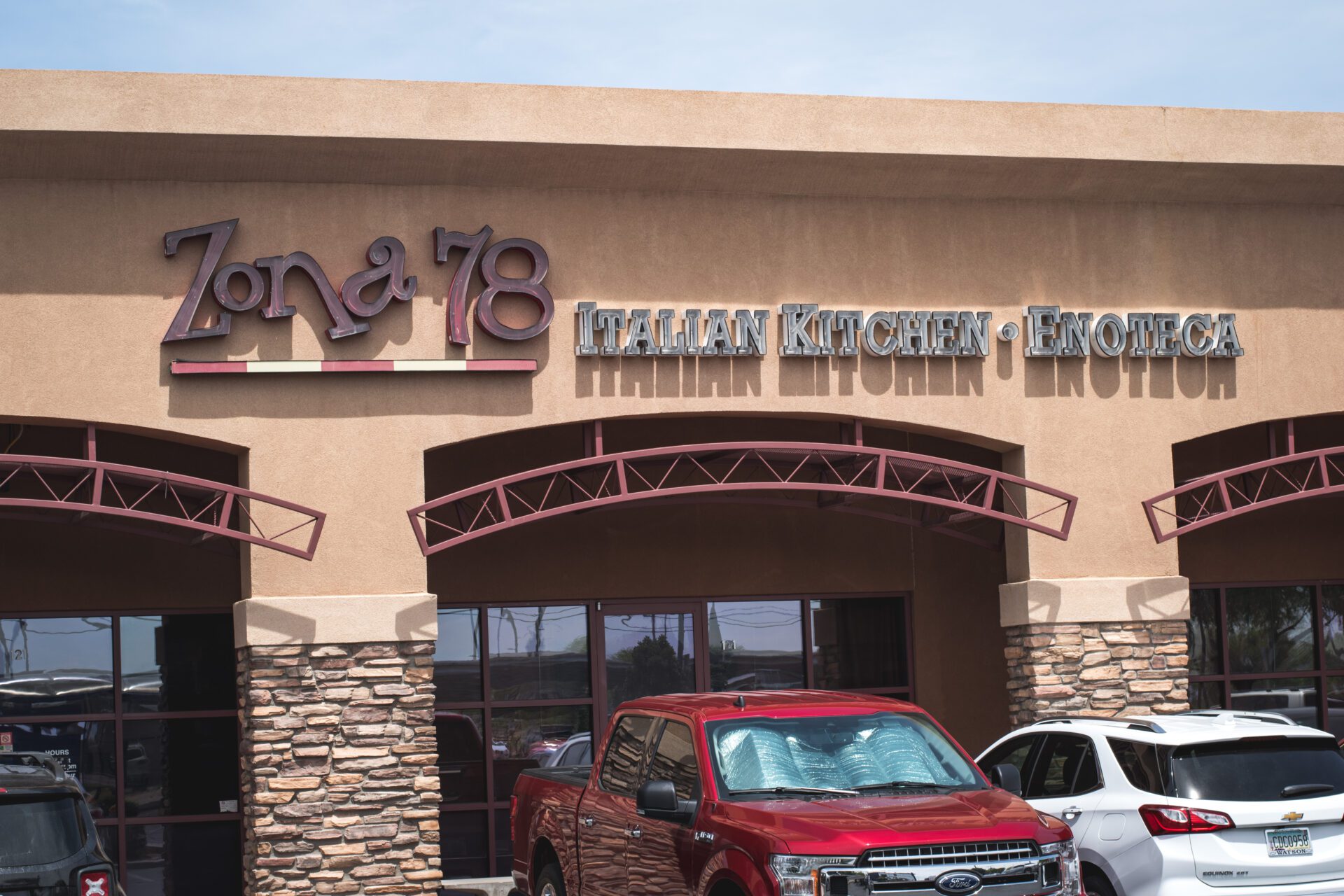 Facade at Zona 78 on Tanque Verde Road (Photo by Jackie Tran)