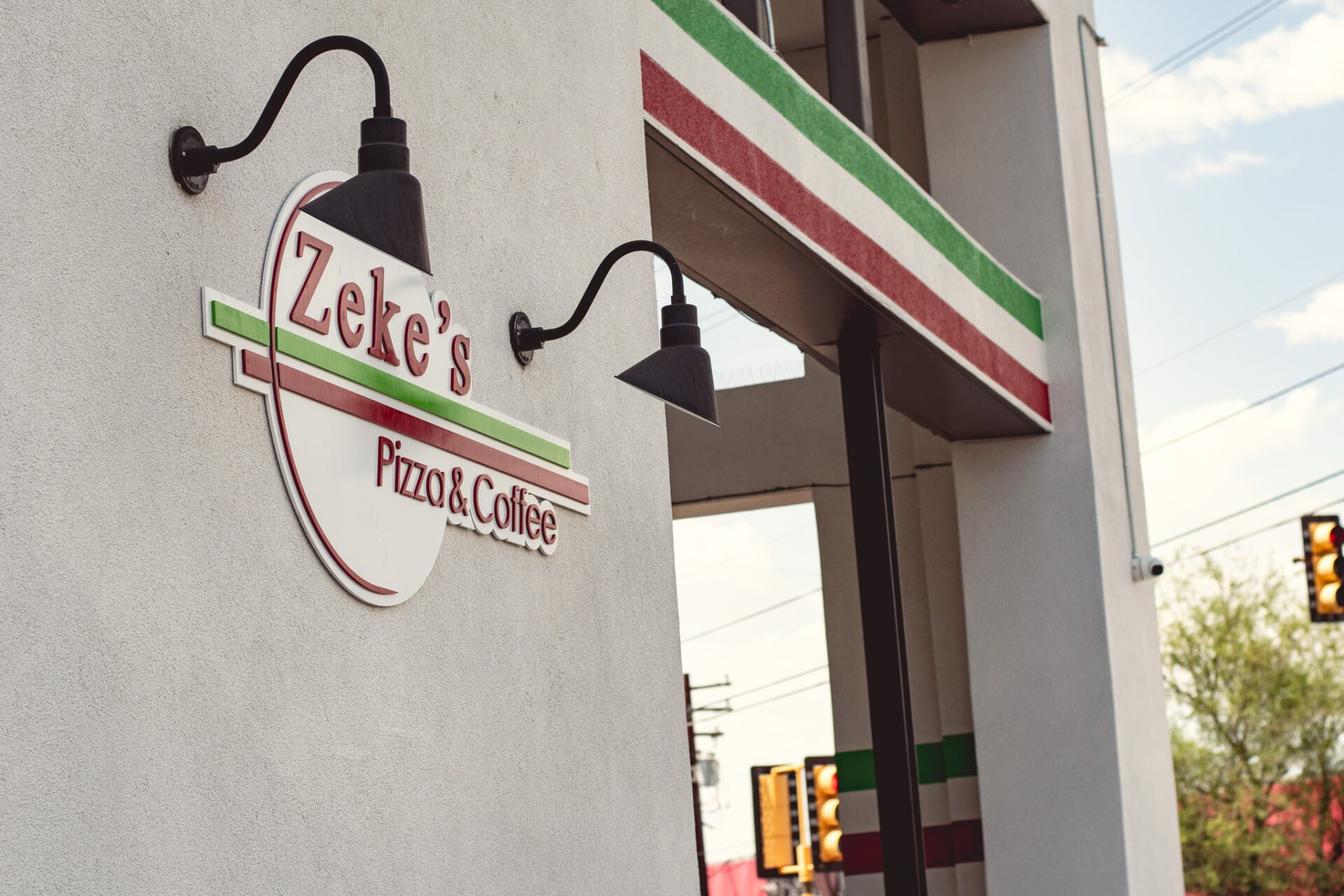 Zeke's Pizza & Coffee (Photo by Jackie Tran)
